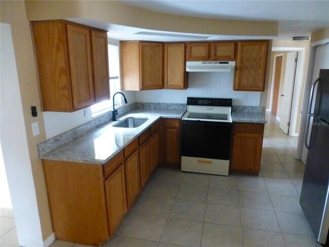 Building Photo - 3319 Silver Hill Dr