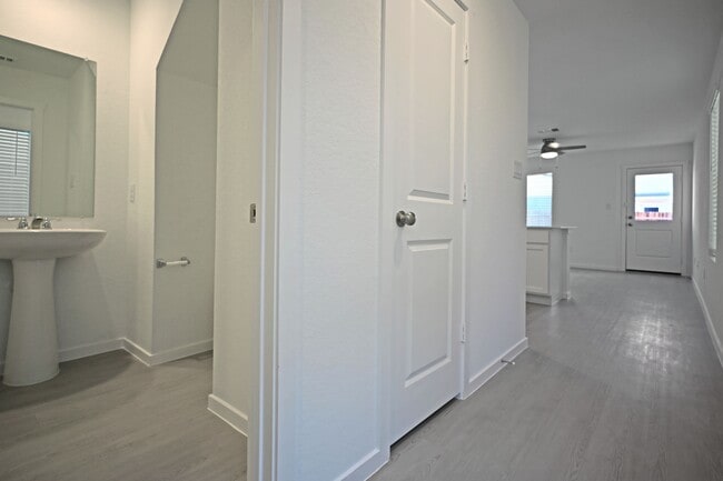 Building Photo - 6730 Marble Rdg