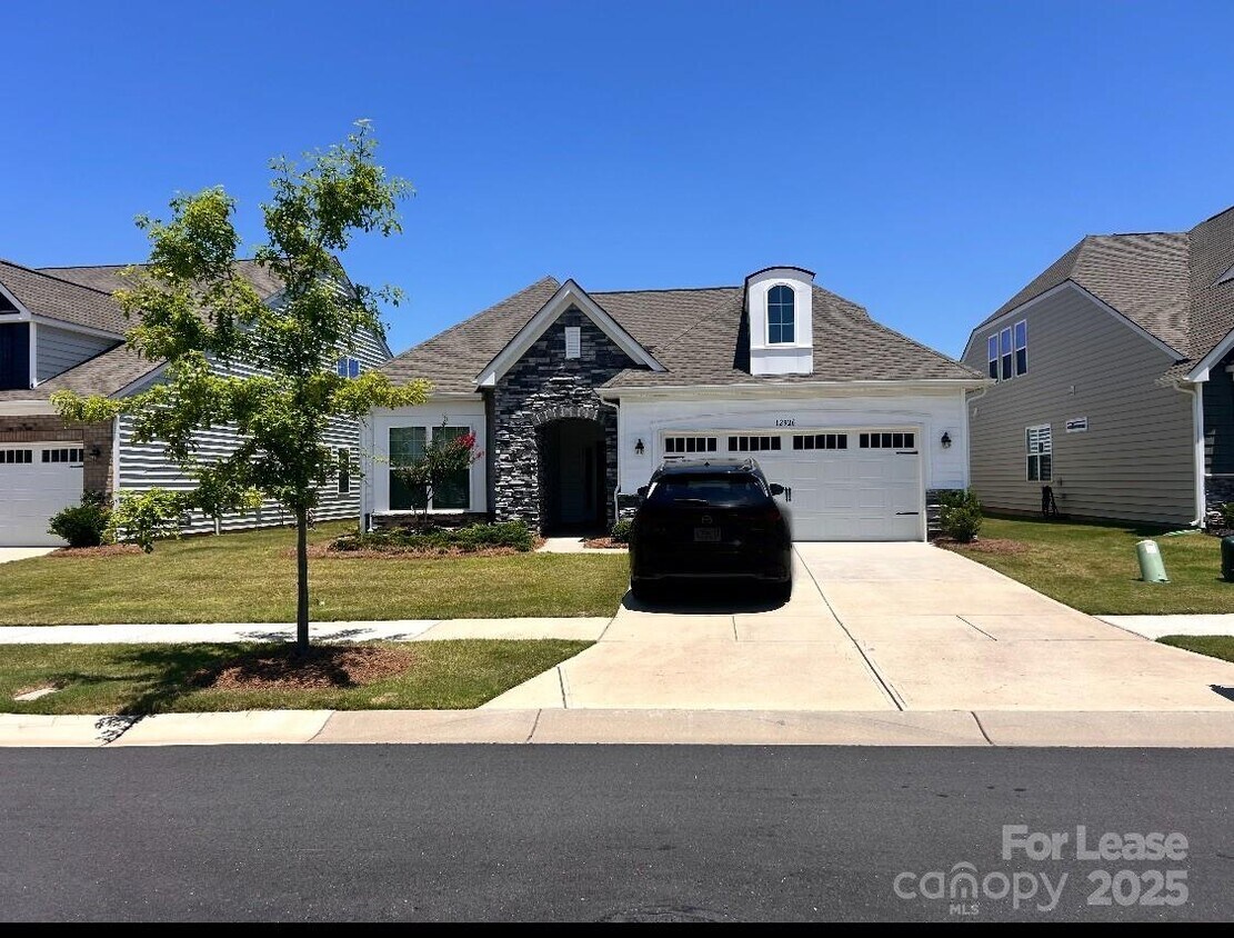 Foto principal - 12926 Canterbury Castle Dr