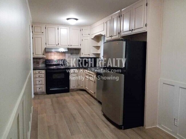 Building Photo - Gorgeous 3-Bed, 2-Bath Home w/ Garage!