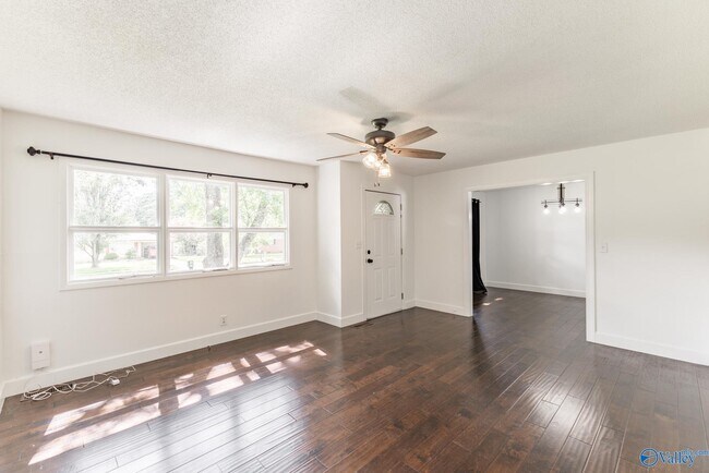 Foto del edificio - 6415 Marsh Ave NW
