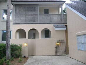 Building Photo - 100 Colonnade Dr