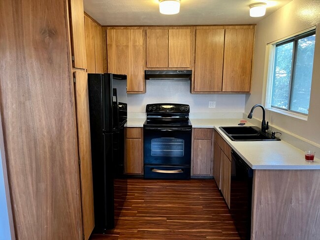 Foto del edificio - 1811 E Grand Ave