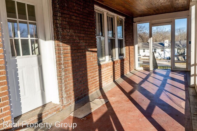Building Photo - 8 br, 4 bath House - 1611 University Ave.