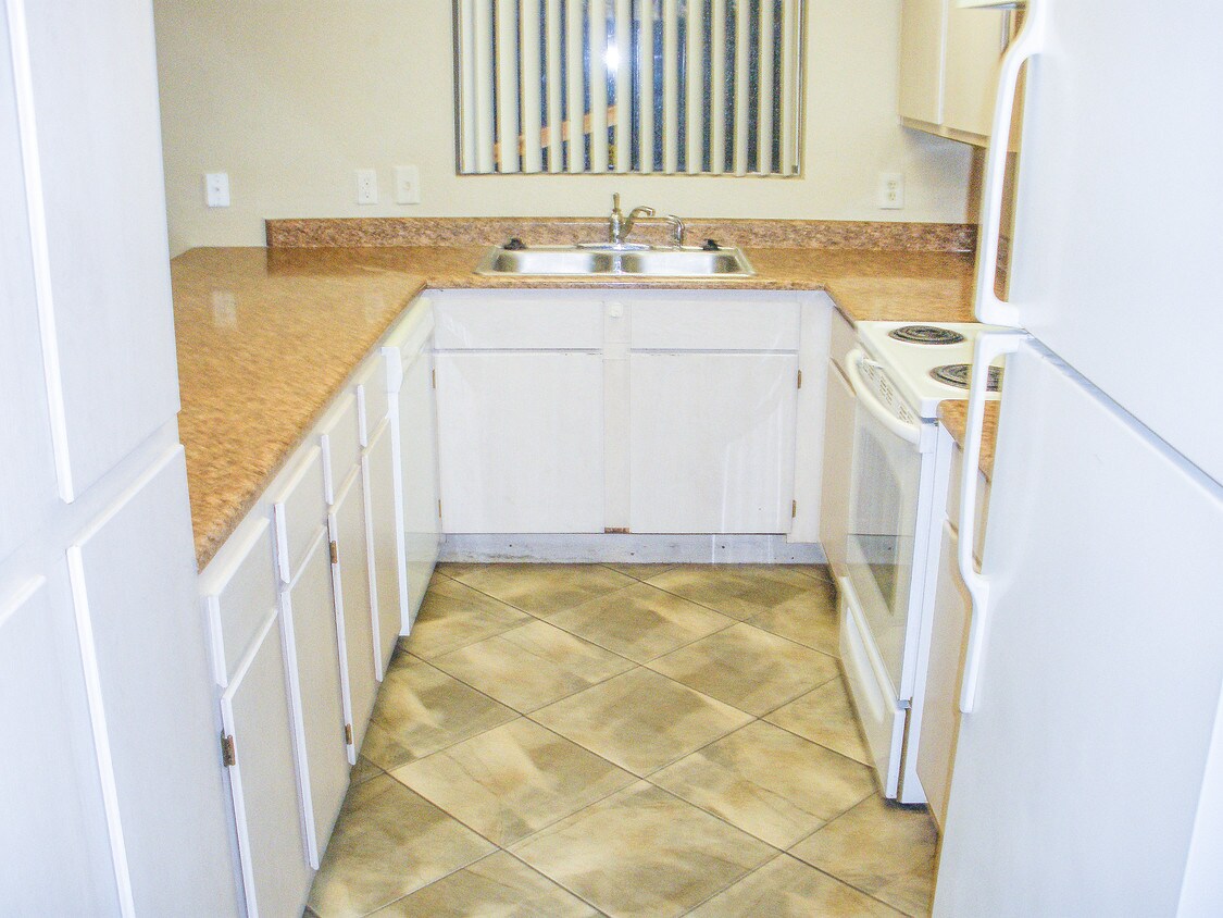 Primary Photo - 4200 N Black Canyon Hwy