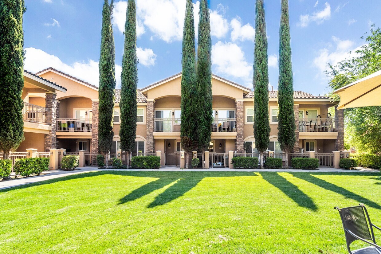 11547 Magnolia Ave, Riverside, CA 92505 Townhome Rentals in Riverside