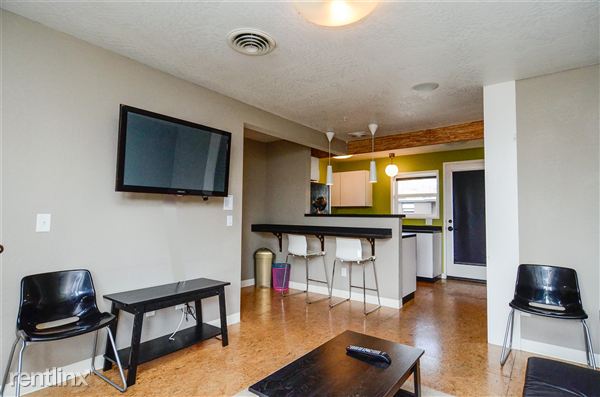 Building Photo - 1405 Mill St