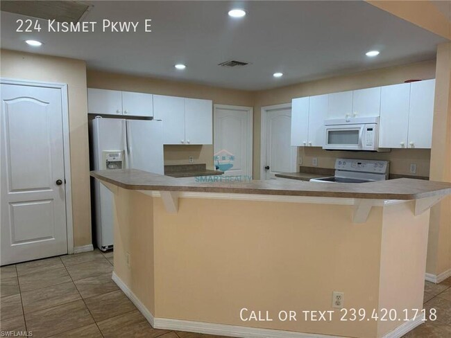 Building Photo - 224 Kismet Pkwy E