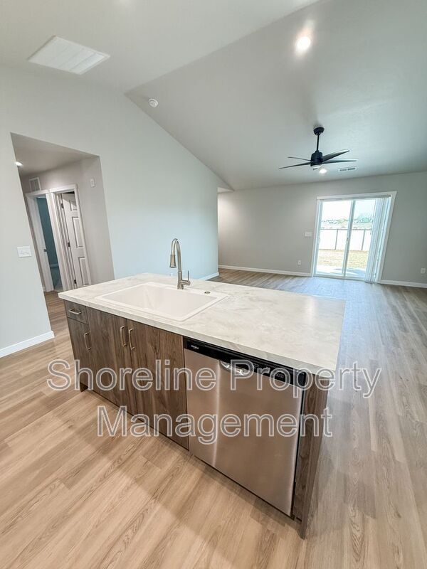 Foto del edificio - 1870 W Unforgettable St