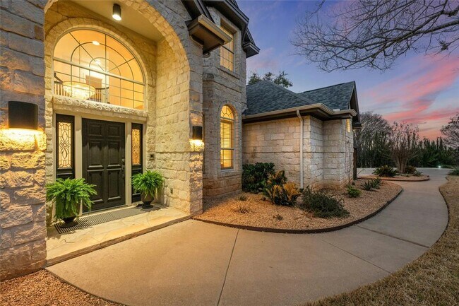 Foto del edificio - 7905 Brightman Ln
