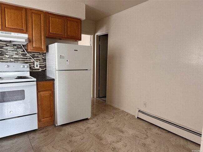 Building Photo - 45 Benedict Ave