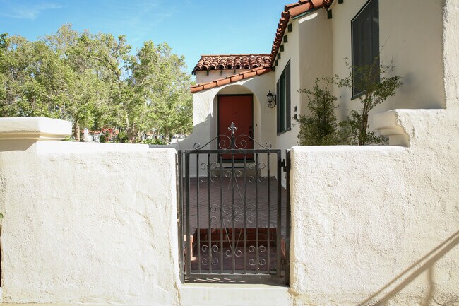 Building Photo - 1146 Highland Ave