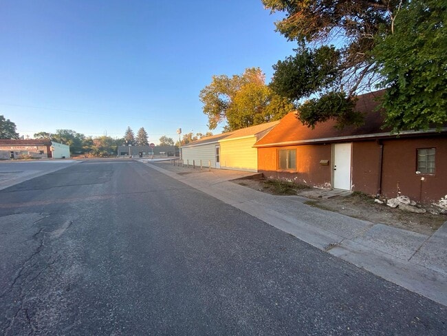 Foto del edificio - 821 W Main St