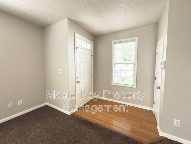 Foto del edificio - 4421 Windsock Ln