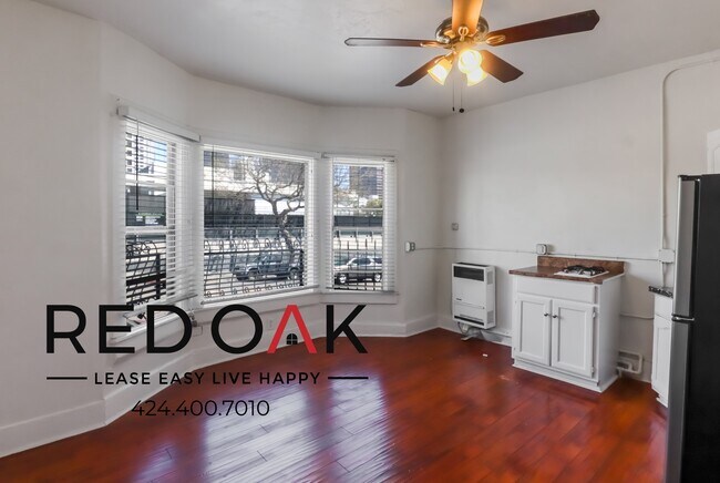 Foto del edificio - Wonderful Remodeled Spacious Bachelor  Wit...
