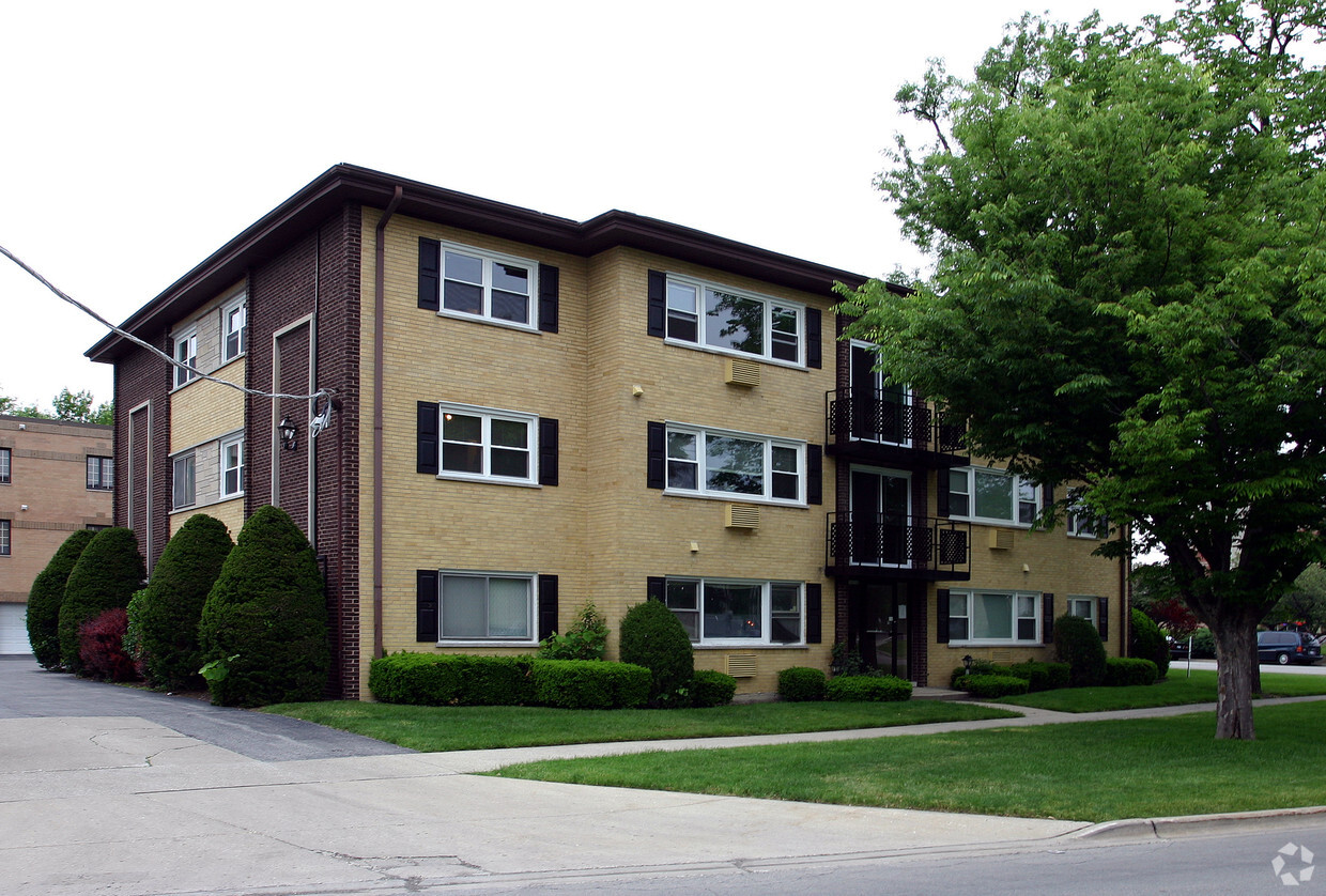 Primary Photo - Arlington Elmhurst Apartments