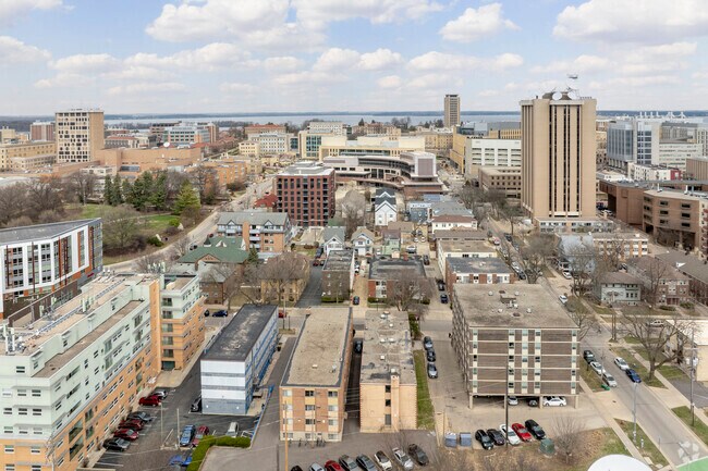 Foto aérea - Randall Park Rentals