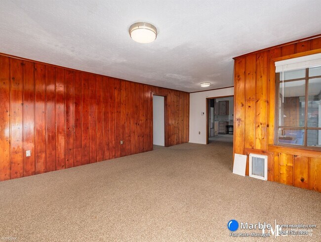 Foto del edificio - 2 br, 1 bath Townhome - 1413 NE 136th St A