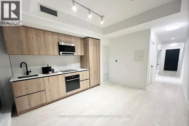 Building Photo - 127 Broadway Ave