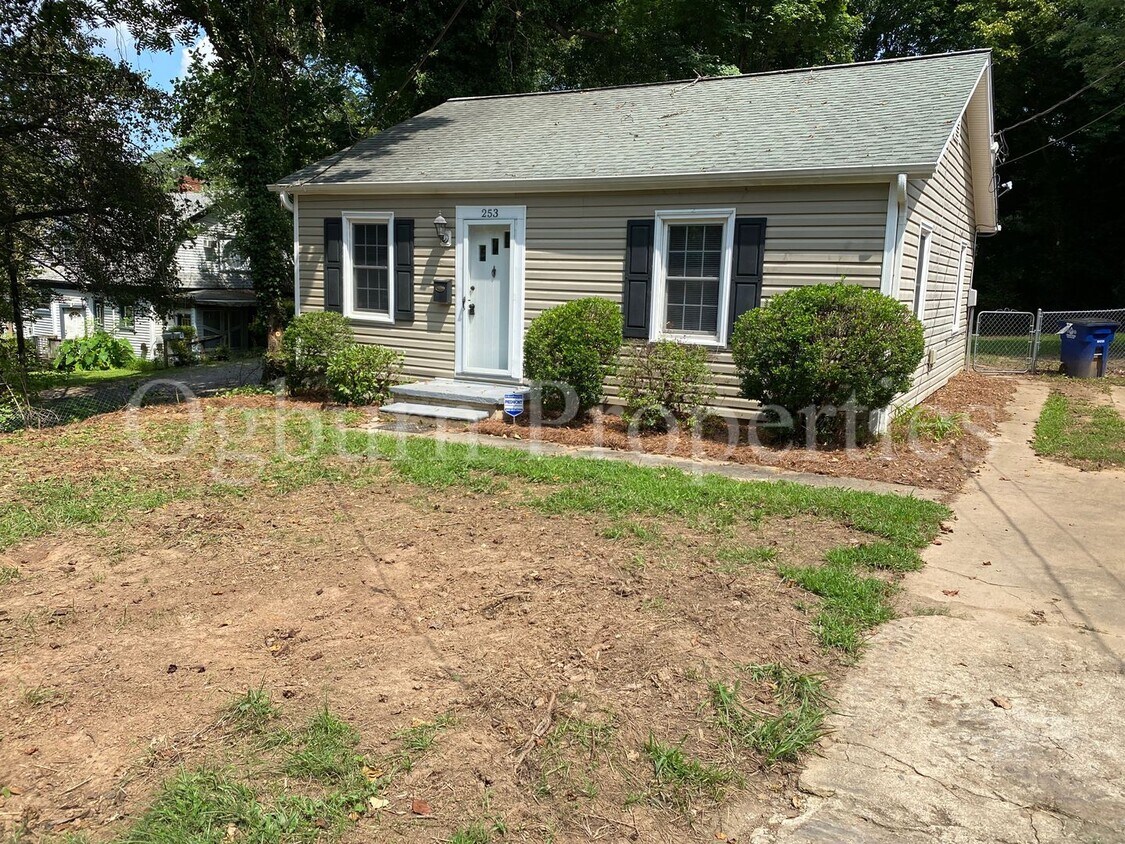 Primary Photo - 253 S. Sunset Dr-2BR/1BA-Ardmore HOME!!
