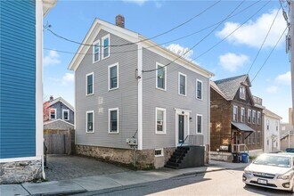 Building Photo - 23 Holland St