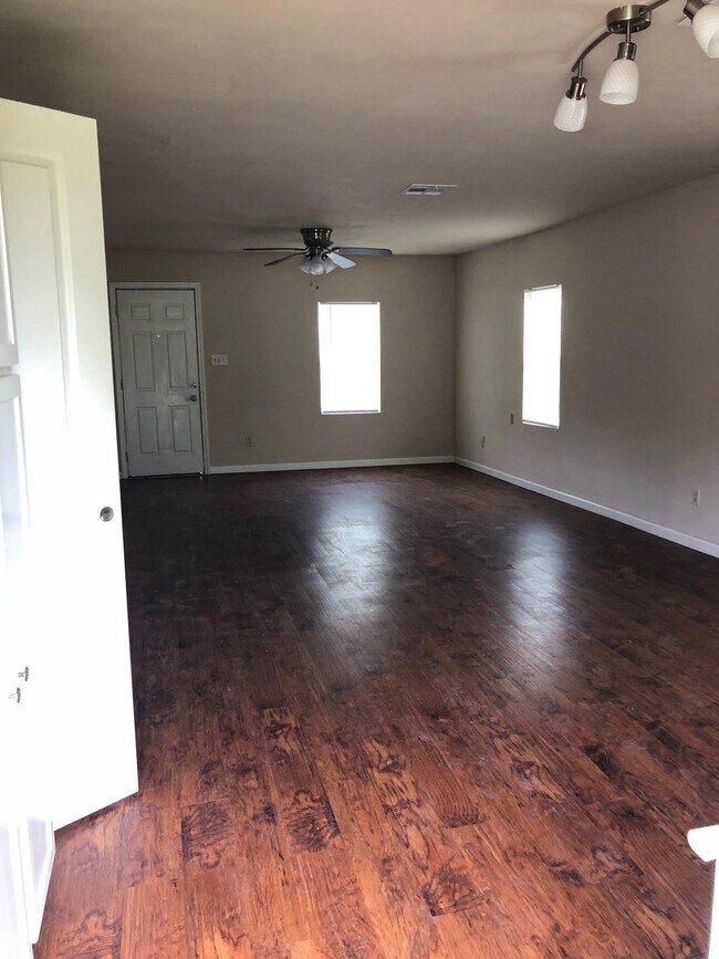 Foto del edificio - 7151 N Sun Country Rd