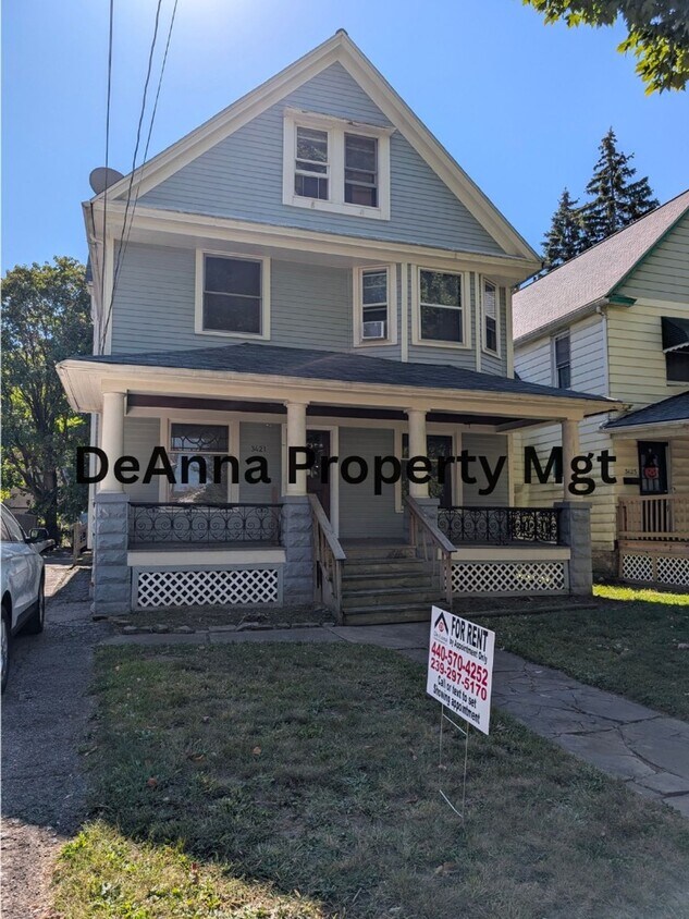 Foto principal - 3-Bedroom Duplex