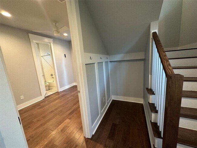 Foto del edificio - 902 Martin St