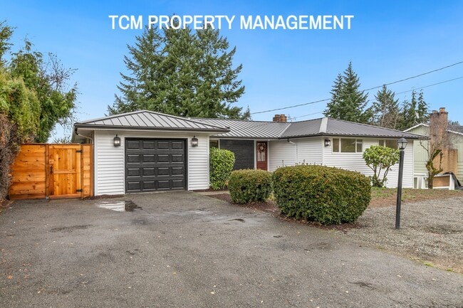 Photo - 1121 E Guiberson St House