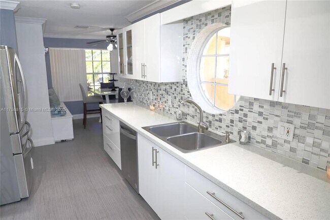Foto del edificio - 2138 Harbor Way