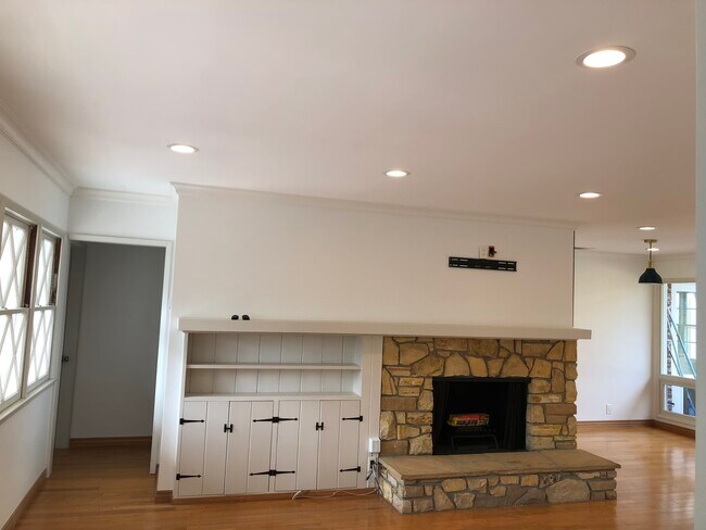 LIVING ROOM - 9331 Bolton Rd