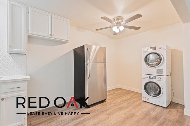 Foto del edificio - Cheerful, Spacious One Bedroom With Tons o...