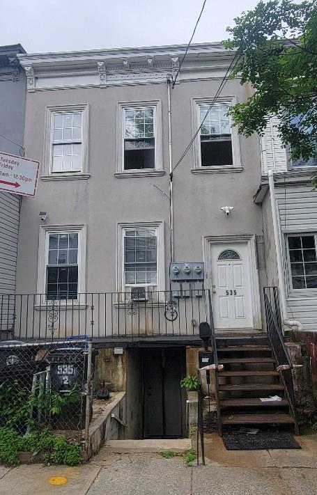 Primary Photo - 535 Jerome St