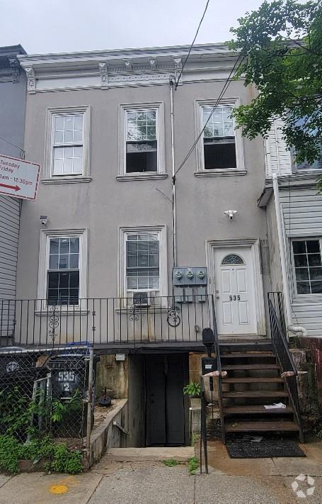 Building Photo - 535 Jerome St