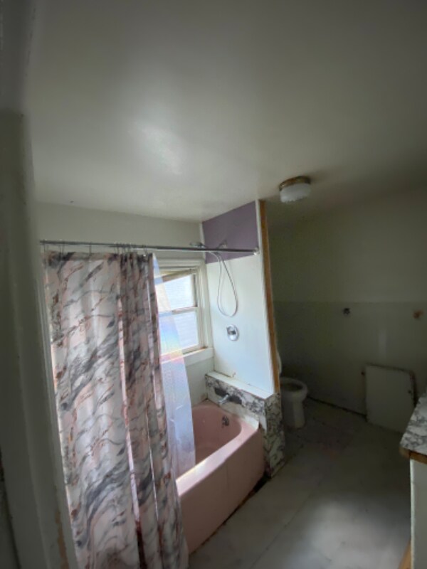 Building Photo - 605 7th St