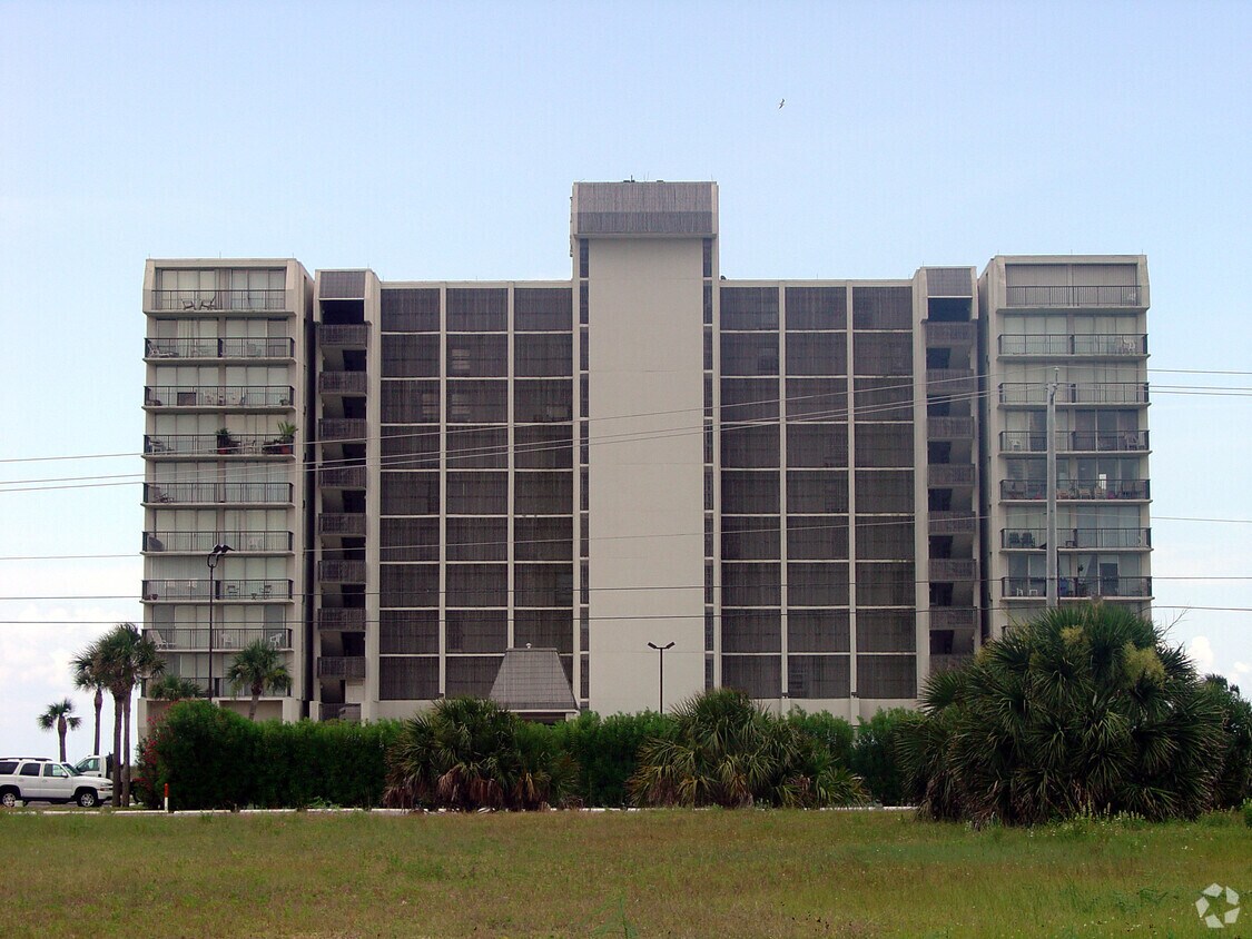 Islander East Condominiums Apartments in Galveston, TX
