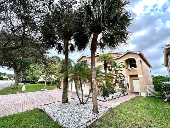 Building Photo - 5024 Nautica Lake Cir