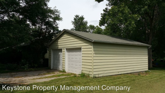 Building Photo - 1830 B St