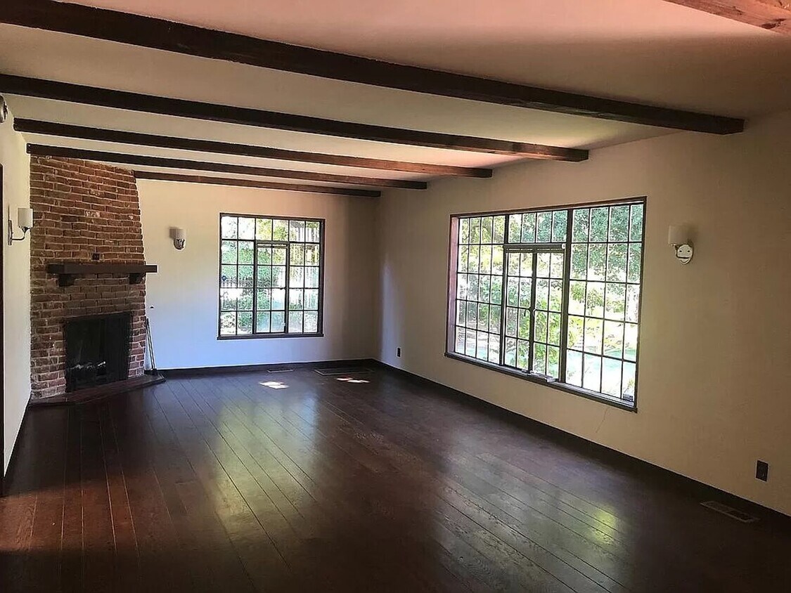 Primary Photo - Charming vintage Los Altos Home, walk to s...
