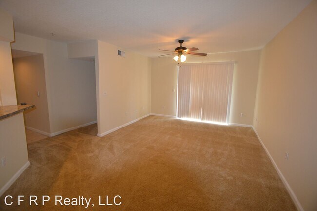 Building Photo - 3 br, 2 bath House - 724 Crest Pines Dr #521