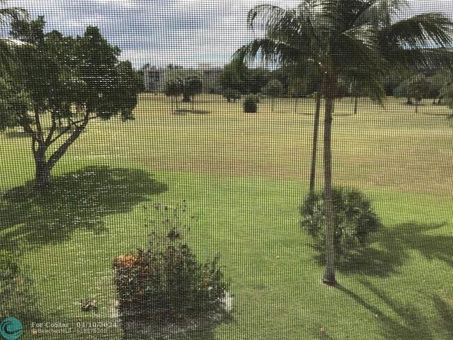 Foto del edificio - 2800 N Palm Aire Dr