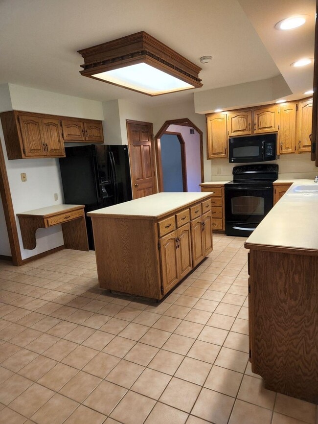 Building Photo - 5731 Merlin St