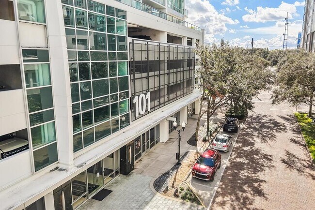 Foto del edificio - 101 S Eola Dr