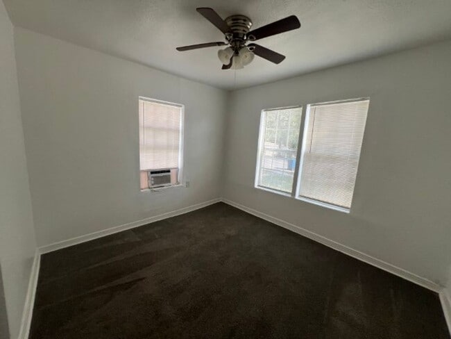 Building Photo - Fantastic Home Near Downtown