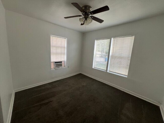 Foto del edificio - Fantastic Home Near Downtown