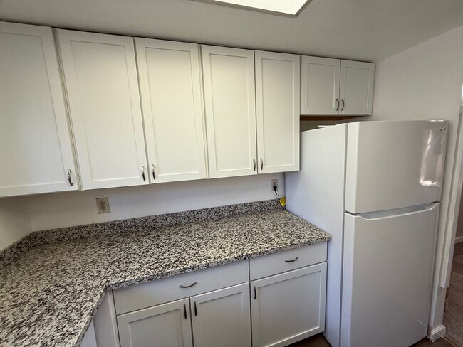 Foto del edificio - Upgraded 2 Bedroom One Bath Condo in Cambrian
