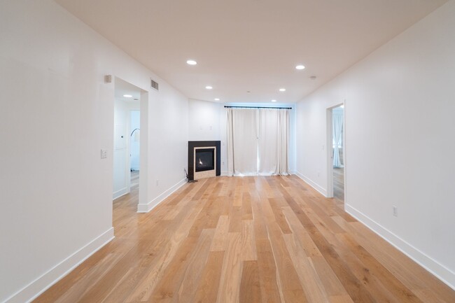 Building Photo - Stunning 3 Bedroom/ 3 Bathroom $5,900/mo.