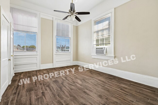 Foto del edificio - 2332 Ursulines Ave