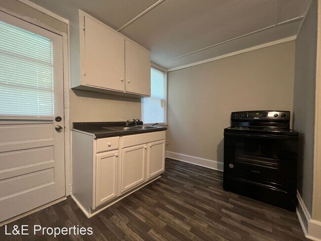 Building Photo - 2 br, 1 bath House - 317 N. Lee Street