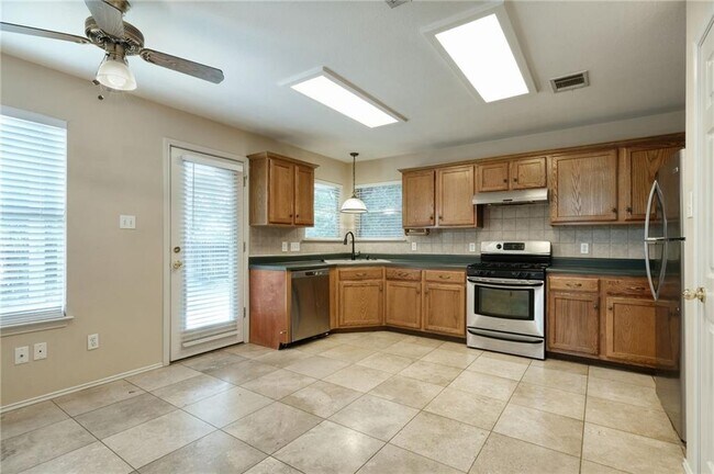 Building Photo - 504 Dry Bean Cove